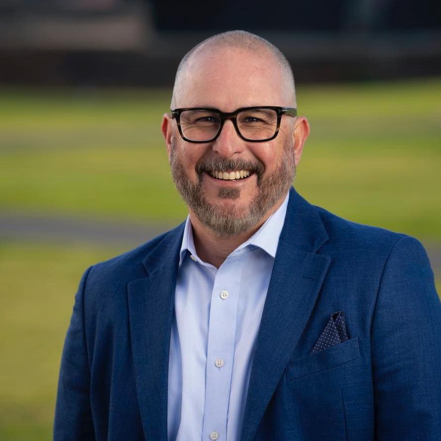 Cesar Fernandez, Deputy Mayor District 4